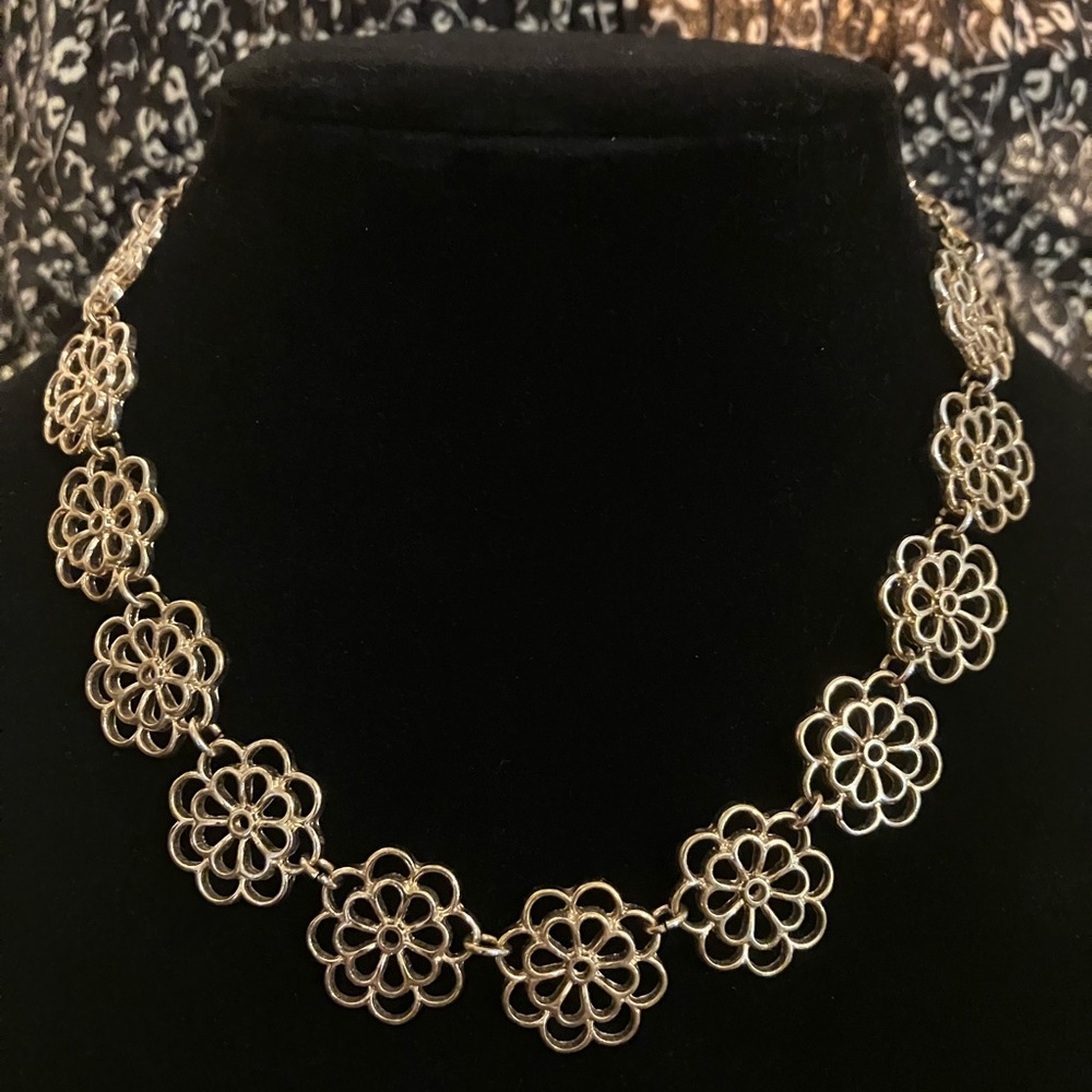 Vintage gold flower necklace